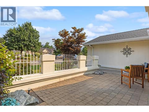Front courtyard. at 4000 Gallaghers Terrace, South East Kelowna