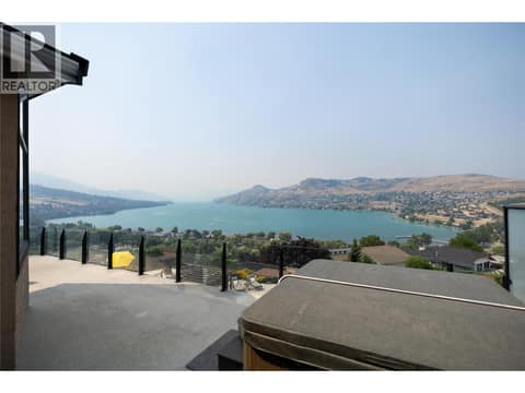 Deck with lake view at 10 Bayview Heights, Middleton Mountain Coldstream