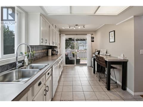 Photo 11 of 3140 Coventry Crescent, Glenrosa, West Kelowna