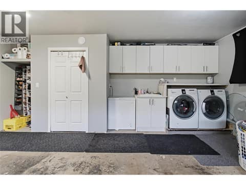 Photo 31 of 3140 Coventry Crescent, Glenrosa, West Kelowna