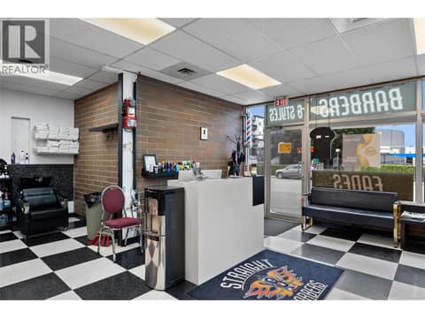 Photo 5 of 168 ORIOLE Road, Valleyview, Kamloops