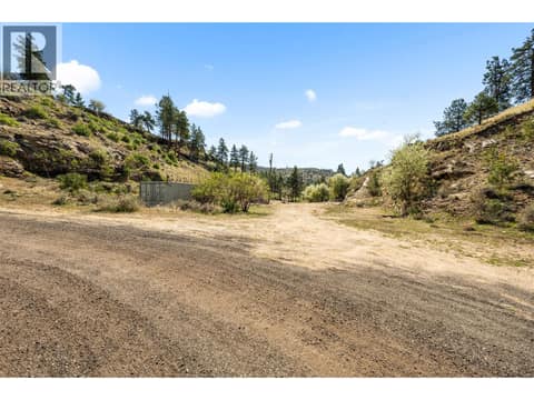 Photo 13 of 138 SALIKEN Drive, Columbia/Duncan, Penticton