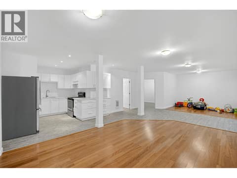 Photo 17 of 138 SALIKEN Drive, Columbia/Duncan, Penticton