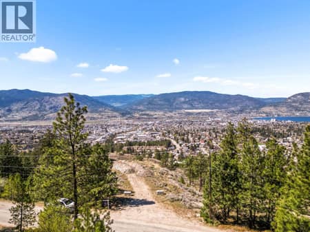 Photo 2 of 138 SALIKEN Drive, Columbia/Duncan, Penticton