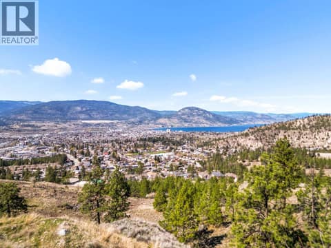 Photo 5 of 138 SALIKEN Drive, Columbia/Duncan, Penticton