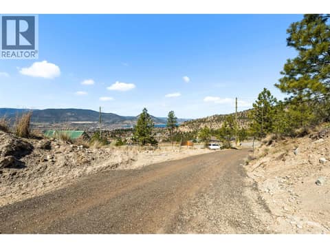 Photo 8 of 138 SALIKEN Drive, Columbia/Duncan, Penticton