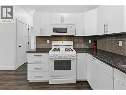 CARRIAGE HOUSE #2 KITCHEN at 560 & 562 Christleton Avenue, Kelowna South