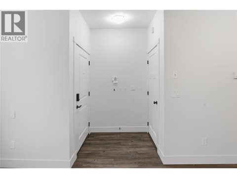 CARRIAGE HOUSE #2  MAINDOOR ENTRY at 560 & 562 Christleton Avenue, Kelowna South