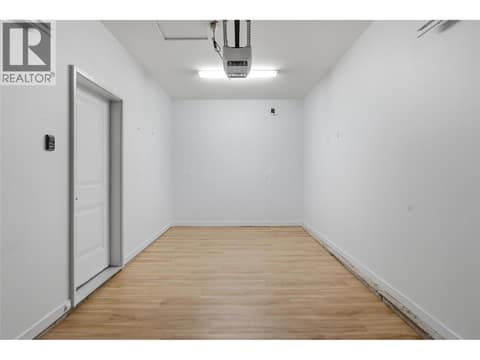 CARRIAGE HOUSE #2 SINGLE CAR GARAGE/OFFICE/FLEX ROOM at 560 & 562 Christleton Avenue, Kelowna South