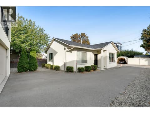 CARRIAGE HOUSE #2 at 560 & 562 Christleton Avenue, Kelowna South