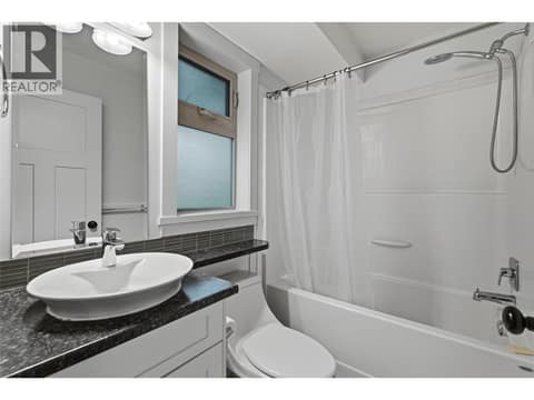 MAIN HOUSE # 1 UPPER FLOOR ENSUITE 3 at 560 & 562 Christleton Avenue, Kelowna South