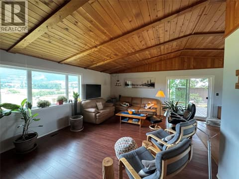 Cozy living room at 4355 Walbridge Road, Armstrong/ Spall., Spallumcheen