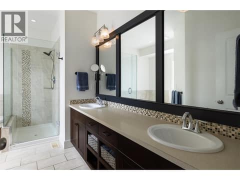 5 piece ensuite at 7261 Silver Ridge Drive, Foothills, Vernon