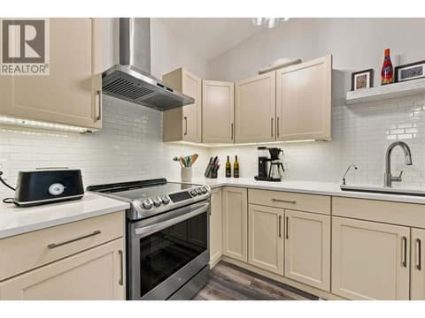 Photo 4 of 3508 24th Avenue Unit# 15, City of Vernon