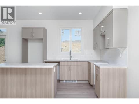 Suite at 4313 Painted Turtle Drive, Alexis Park, Vernon