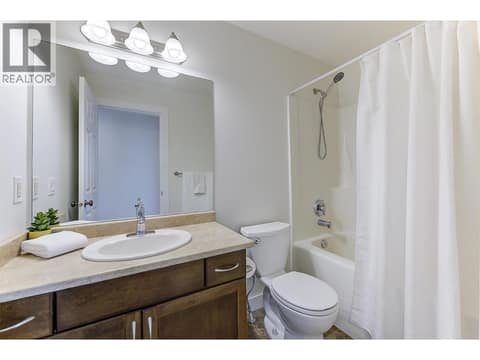 Second Upstairs Bathroom at 11392 Lodge Road Unit# 12, Lake Country East / Oyama
