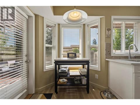 Photo 8 of 4407 20th Street Unit# 4, Harwood, Vernon