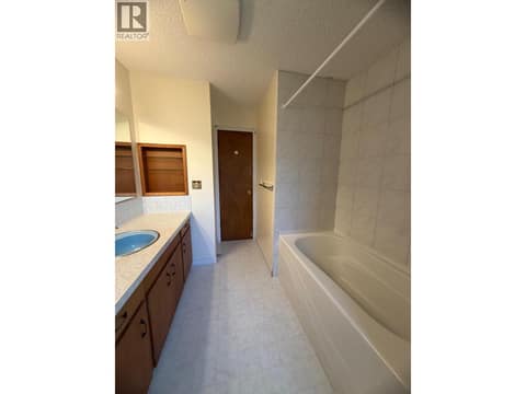 Photo 15 of 2000 Hollywood Road S, Rutland South, Kelowna