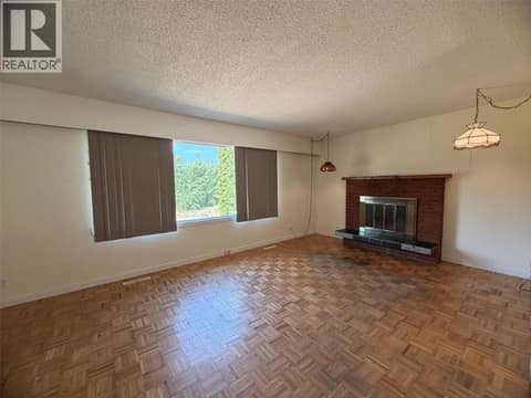 Photo 8 of 2000 Hollywood Road S, Rutland South, Kelowna