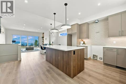 Photo 2 of 2071 Cortina Drive, Black Mountain, Kelowna