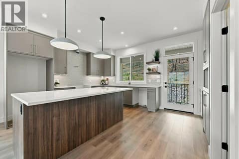 Photo 3 of 2071 Cortina Drive, Black Mountain, Kelowna