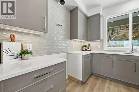 Photo 5 of 2071 Cortina Drive, Black Mountain, Kelowna
