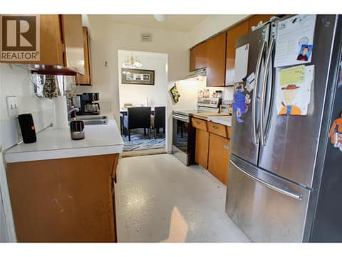 Photo 3 of 262 HOLLY Avenue, North Kamloops