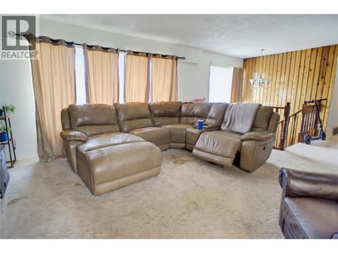 Photo 5 of 262 HOLLY Avenue, North Kamloops