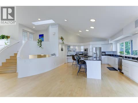 Photo 12 of 2296 Lillooet Crescent, Dilworth Mountain, Kelowna