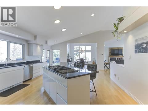 Photo 16 of 2296 Lillooet Crescent, Dilworth Mountain, Kelowna