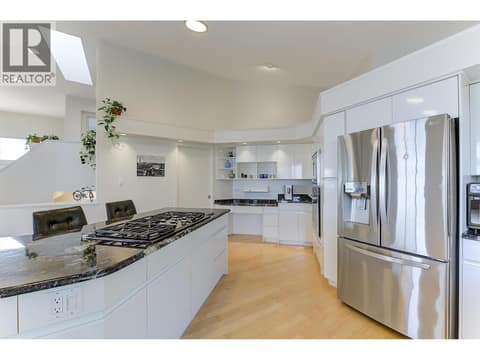 Photo 17 of 2296 Lillooet Crescent, Dilworth Mountain, Kelowna