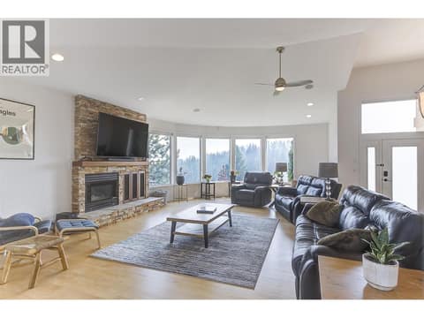 Photo 5 of 2296 Lillooet Crescent, Dilworth Mountain, Kelowna