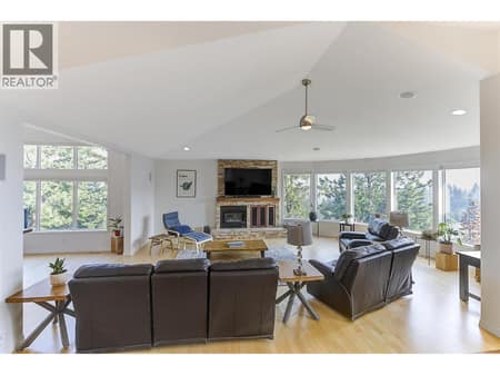 Photo 6 of 2296 Lillooet Crescent, Dilworth Mountain, Kelowna