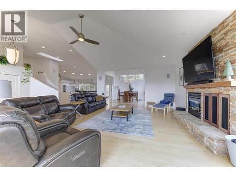 Photo 7 of 2296 Lillooet Crescent, Dilworth Mountain, Kelowna
