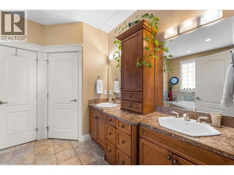 Primary Ensuite at 1095 Hume Avenue, Black Mountain, Kelowna