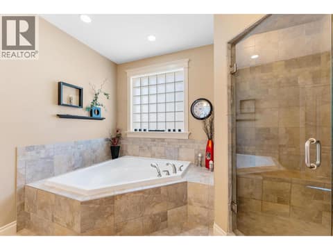 Soaker Bathtub and Large Walk-In Shower at 1095 Hume Avenue, Black Mountain, Kelowna