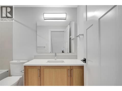 Main Level Bath at 1839 Grey Owl Court, McKinley Landing, Kelowna