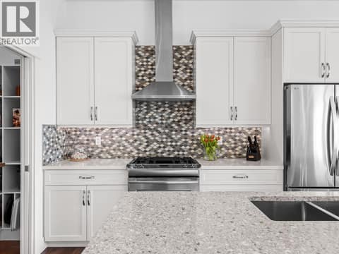 Photo 11 of 6666 Blackcomb Way, Foothills, Vernon