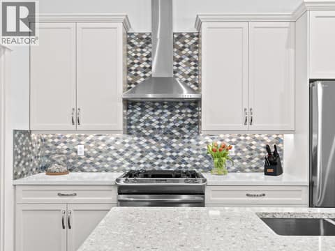 Photo 12 of 6666 Blackcomb Way, Foothills, Vernon