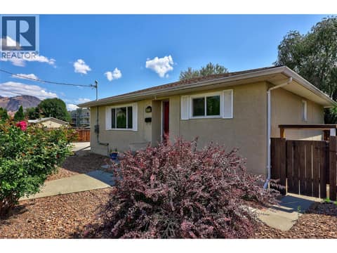 Photo 2 of 875 SURREY Avenue, North Kamloops
