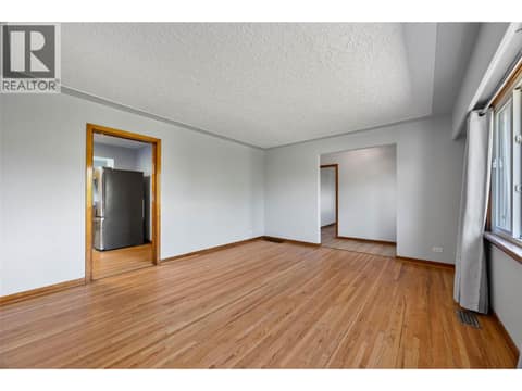 Photo 7 of 875 SURREY Avenue, North Kamloops
