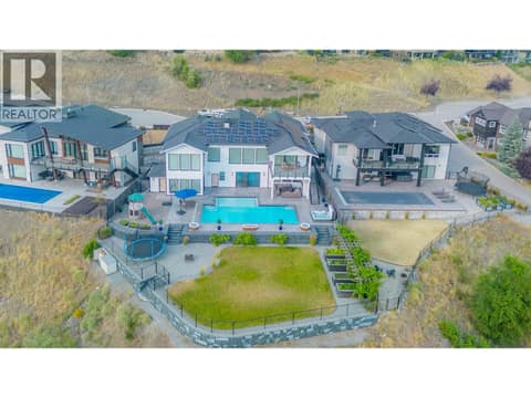 Photo 2 of 628 Hart Place, Foothills, Vernon