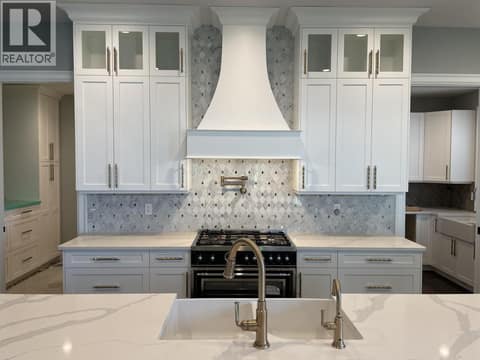 Gas stove in kitchen at 628 Hart Place, Foothills, Vernon