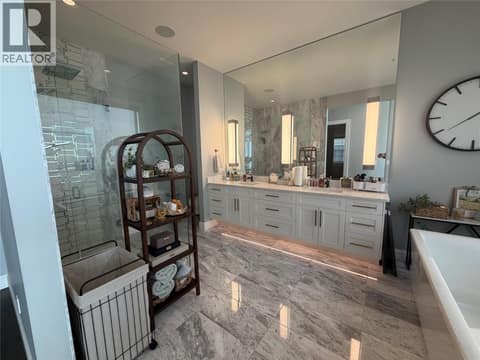 Primary ensuite at 628 Hart Place, Foothills, Vernon