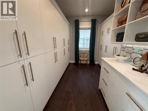 Walk in closet at 628 Hart Place, Foothills, Vernon