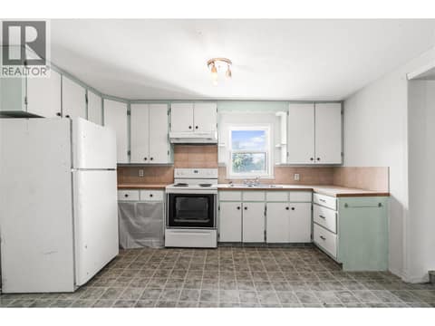 Photo 18 of 2100 32nd Street, Mission Hill, Vernon