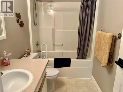 Ensuite at 1902 46 Avenue Unit# 2, Harwood, Vernon
