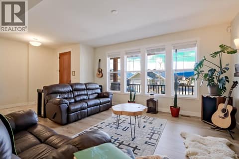 Photo 3 of 926 HOLDEN Road, Columbia/Duncan, Penticton
