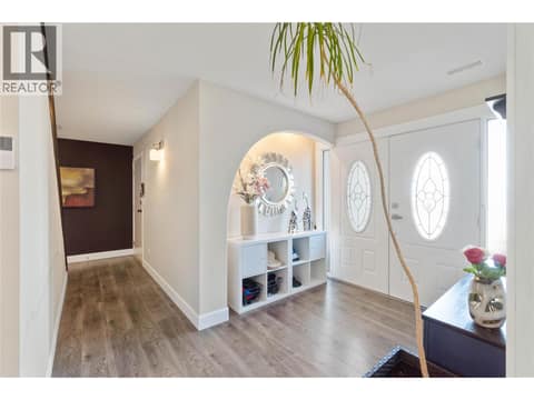Photo 3 of 961 GREYSTONE Crescent, Aberdeen, Kamloops