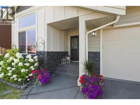 Photo 2 of 1532 EMERALD Drive, Juniper Ridge, Kamloops